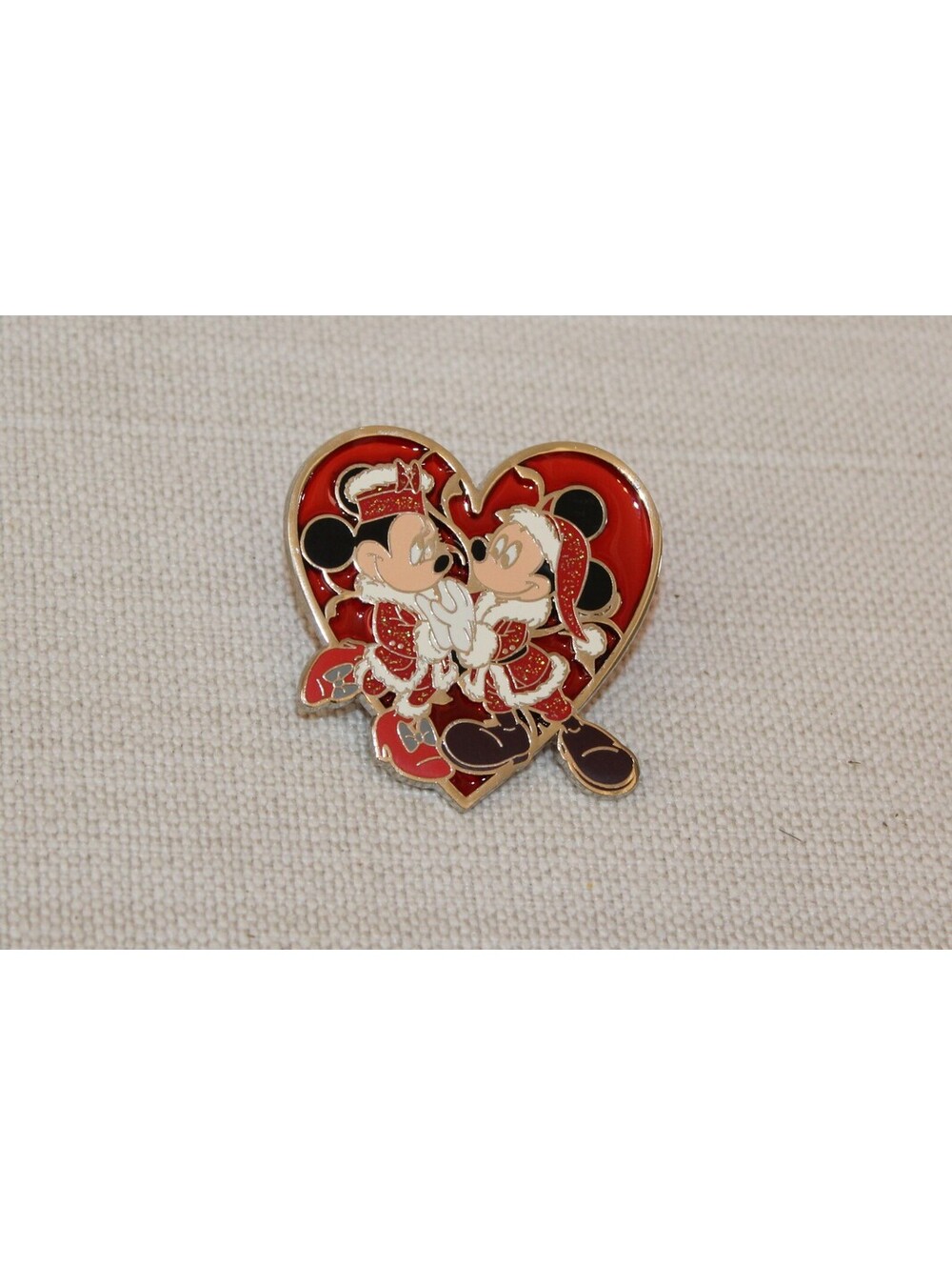 Disney Mickey Minnie Mouse Christmas Holiday Heart Pin Red Glitter Gold Tone